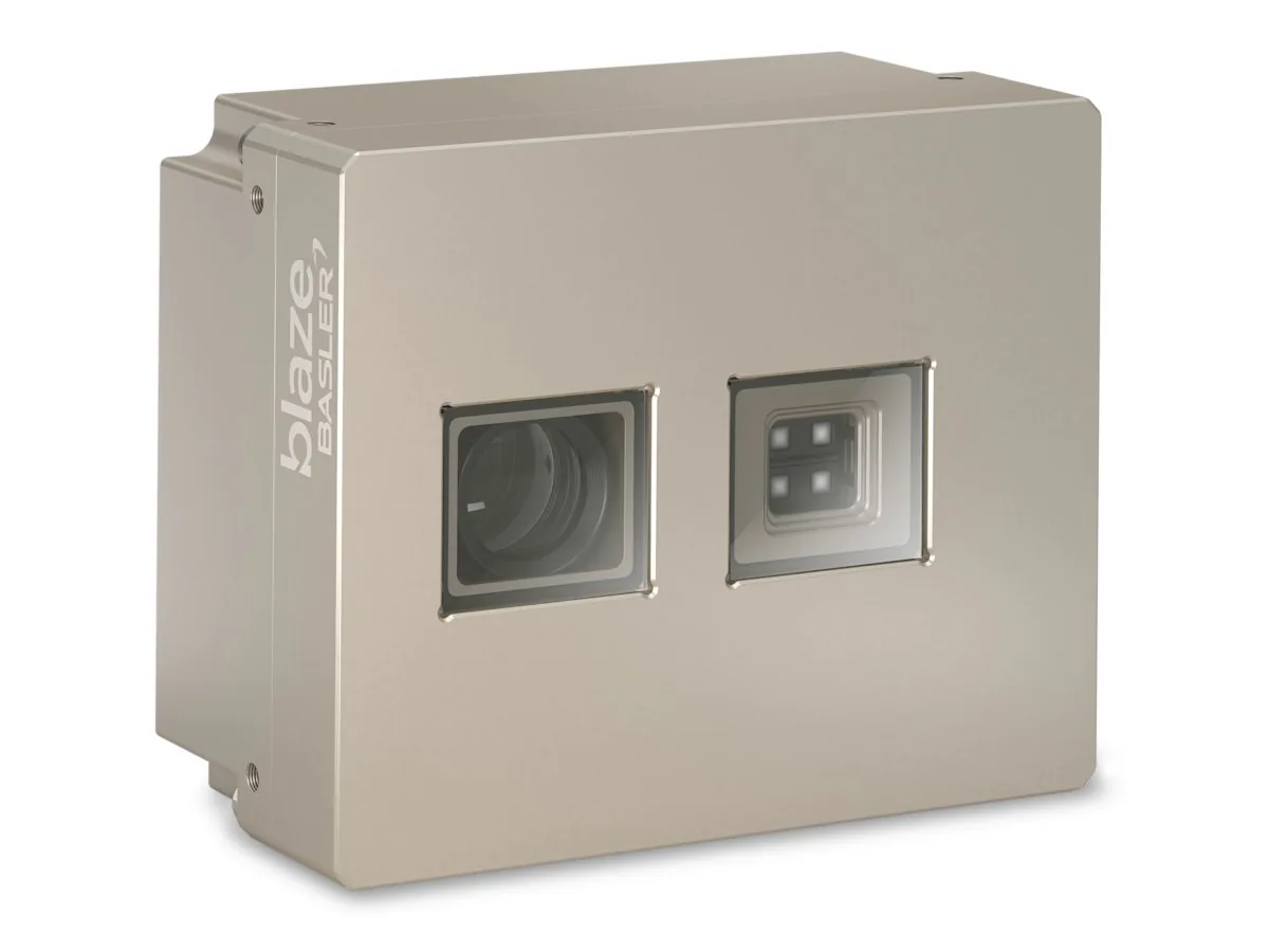 Camera 3D Basler blaze-101 vỏ kim loại màu bạc, mặt trước có ống kính cảm biến và cụm đèn hồng ngoại VCSEL bốn điểm