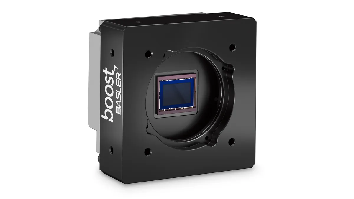 Camera Basler boost thân vuông đen, cảm biến cỡ lớn lộ ở giữa, bốn lỗ bắt ống kính